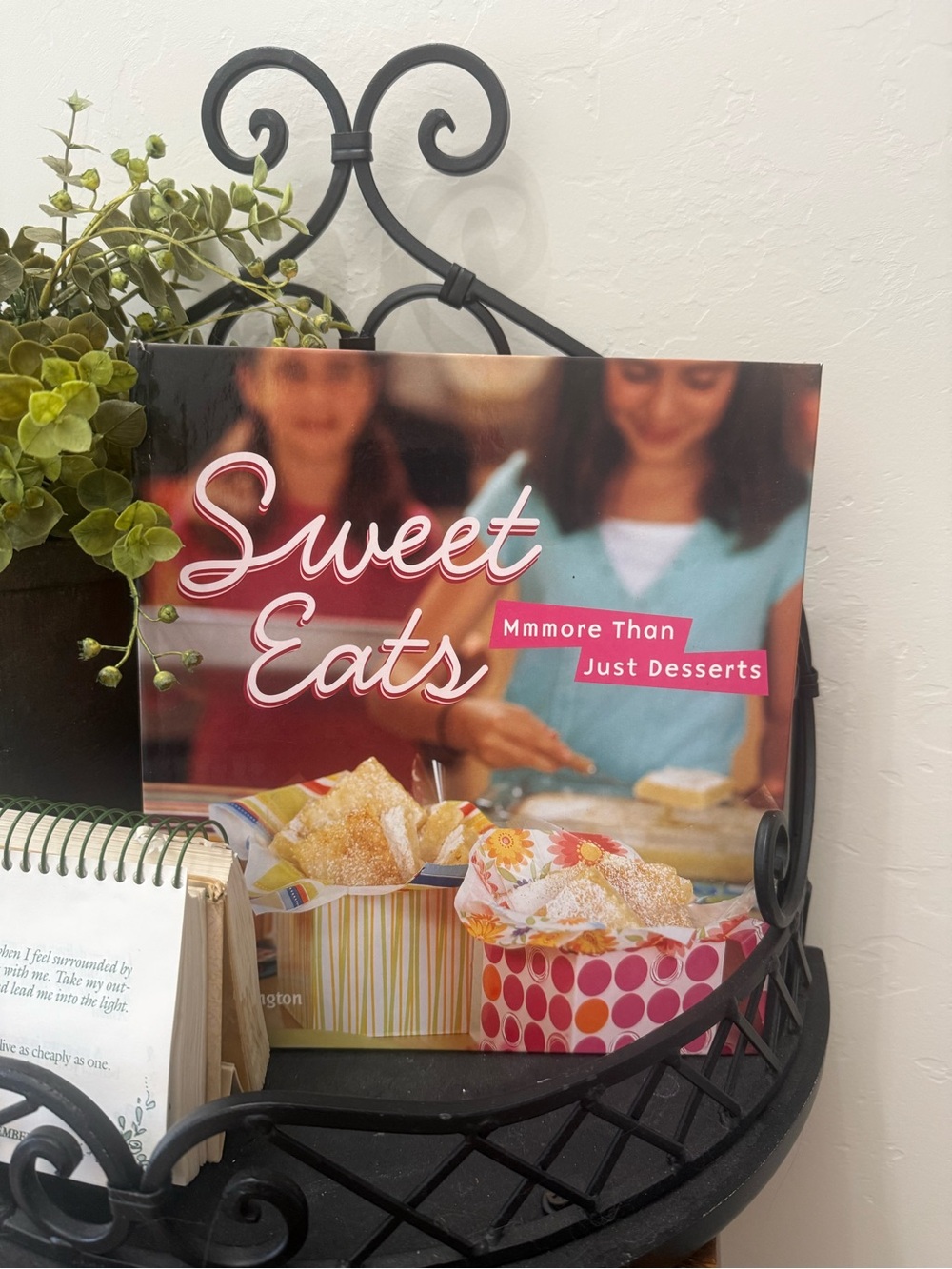 Sweet Eats Cookbook — ISBN 9781600594595
